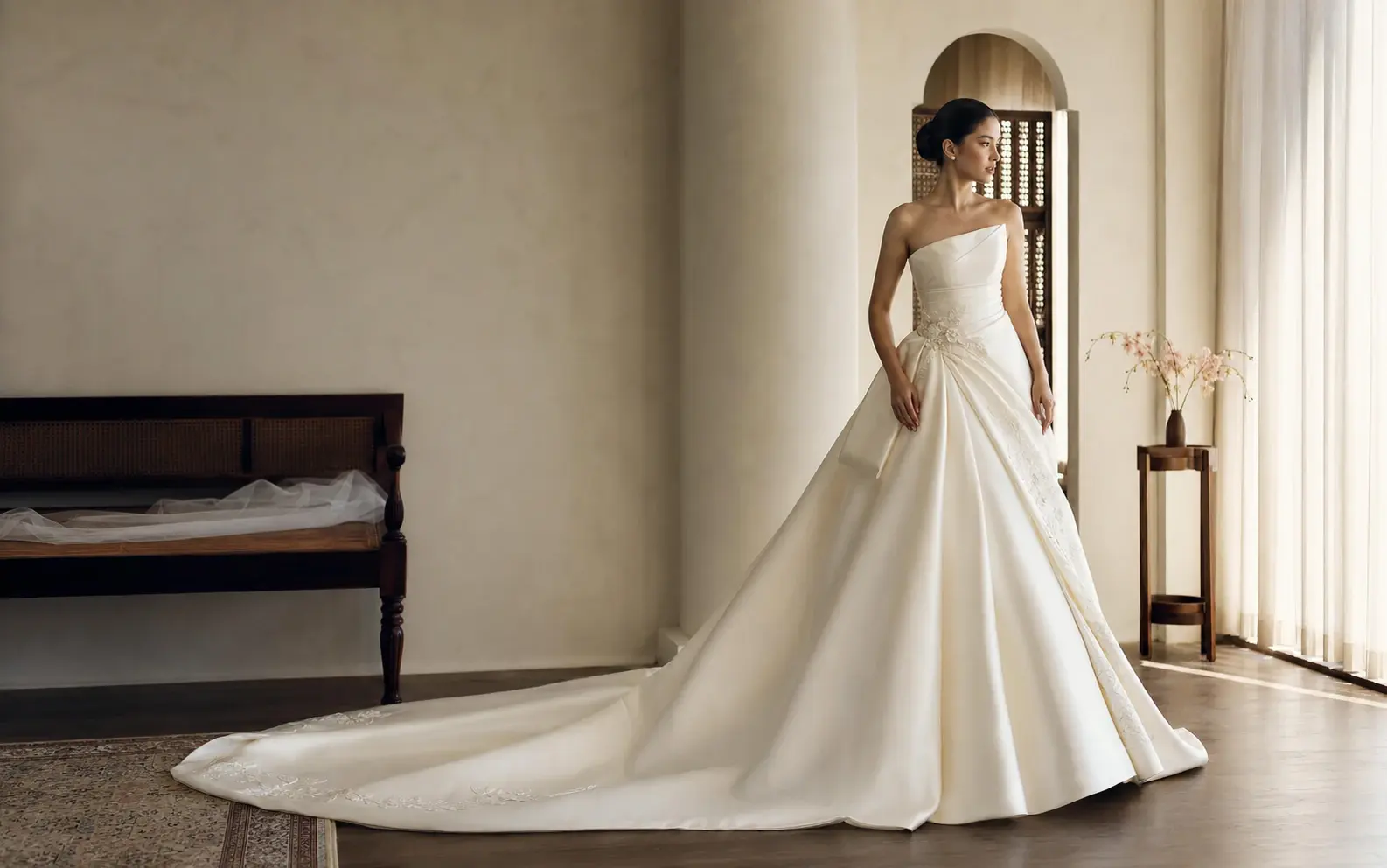 Bride in a Pinky Lamasan bridal gown